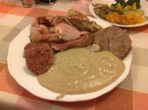 mixed boiled meat with peara'